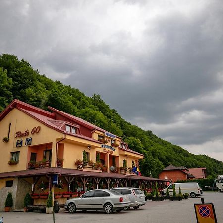 Pensiune Restaurant Route60 Ciucea Exteriér fotografie