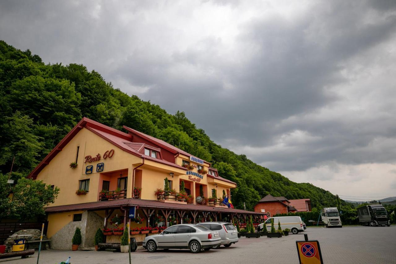 Pensiune Restaurant Route60 Ciucea Exteriér fotografie