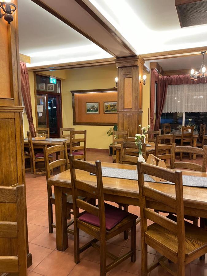 Pensiune Restaurant Route60 Ciucea Exteriér fotografie